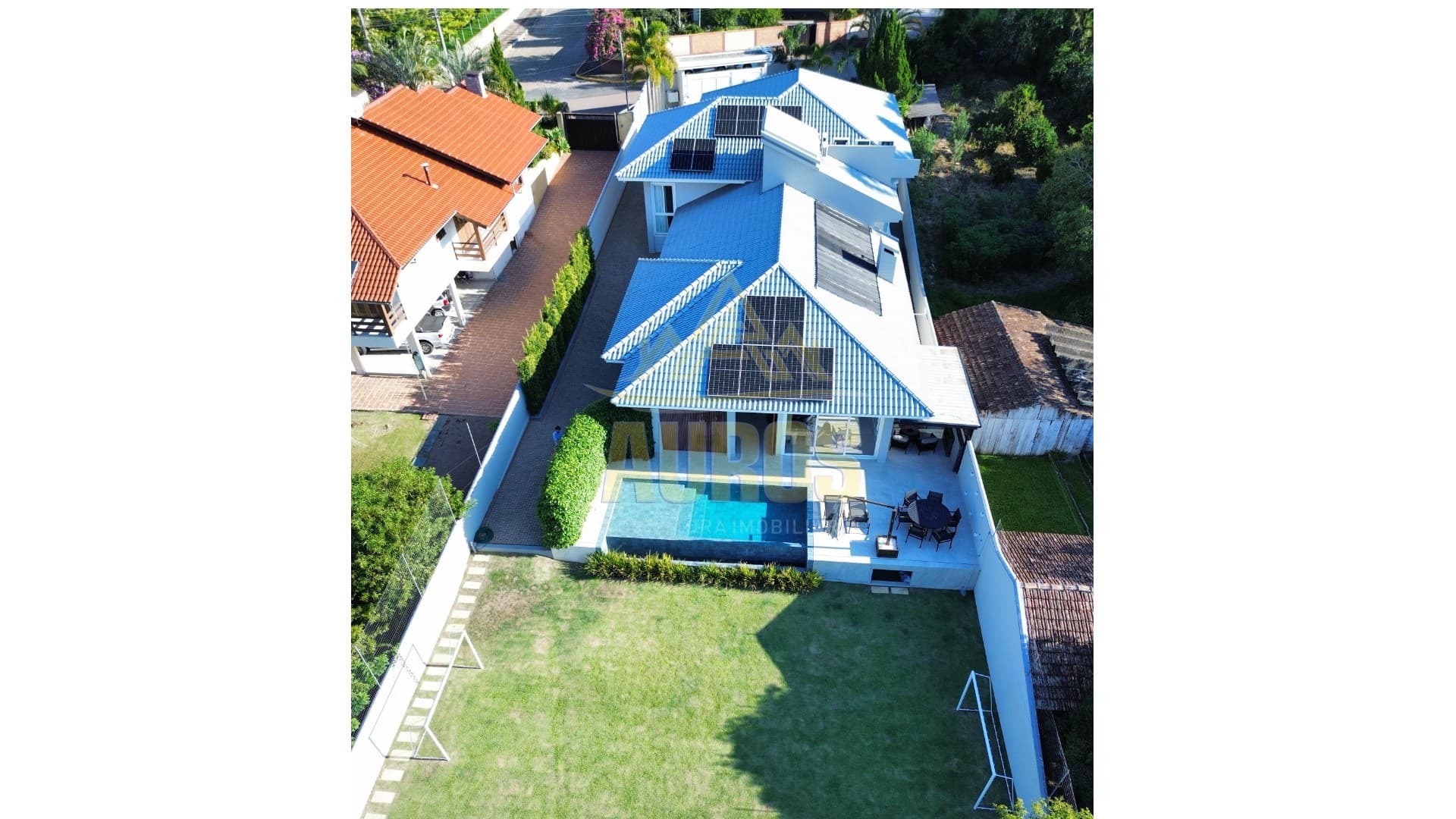 Casa Alto Padrão com 4 quartos no bairro Santana - Imagem 2