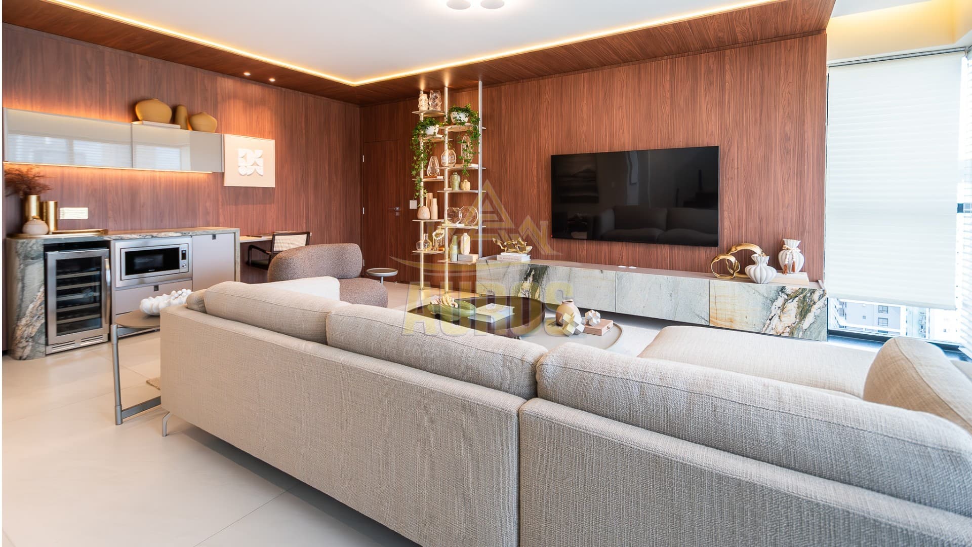 Cobertura duplex com 296m², suítes com vista mar e a apenas 180m da praia no Edifício Riomaggiore. - Imagem 10