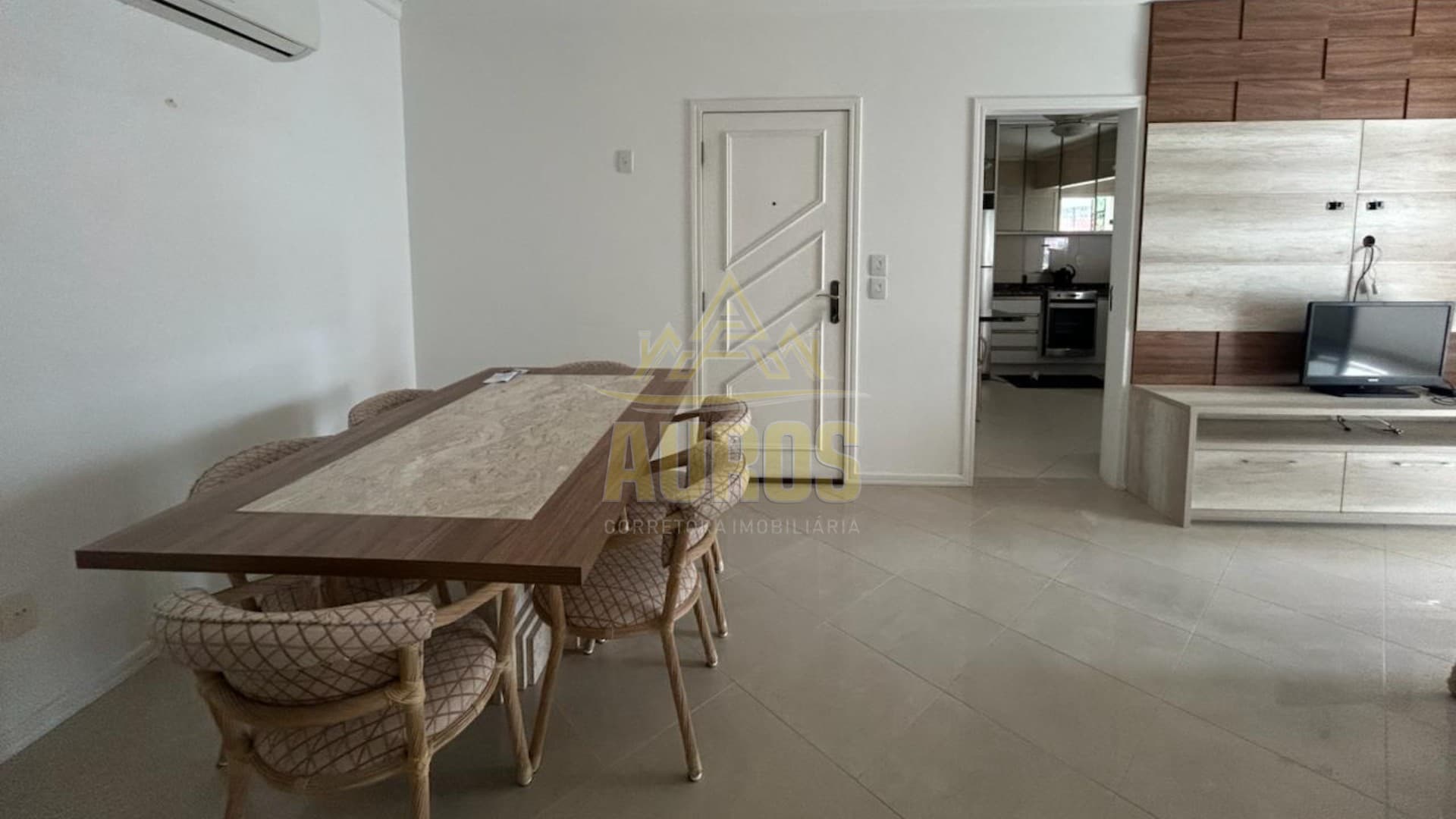Apartamento mobiliado com 100m² privativos, 3 dormitórios, na rua 2870 - Imagem 3