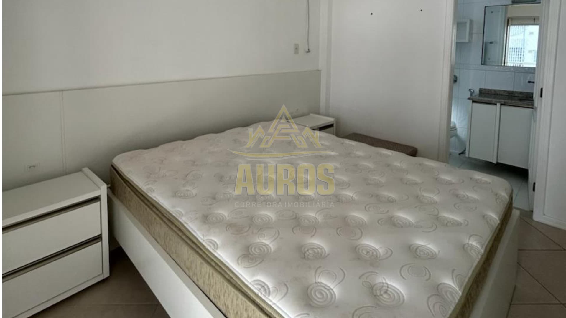 Apartamento mobiliado com 100m² privativos, 3 dormitórios, na rua 2870 - Imagem 9