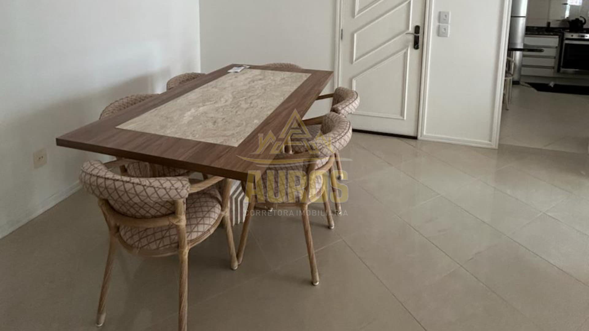Apartamento mobiliado com 100m² privativos, 3 dormitórios, na rua 2870 - Imagem 5