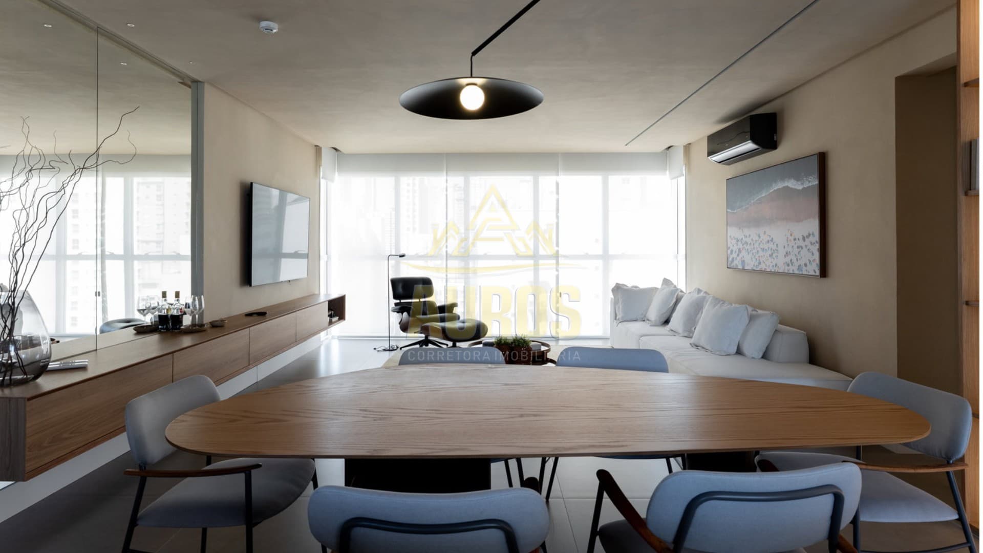 Apartamento na rua 2000, pronto para morar, com 3 suítes e 3 vagas de garagem - Imagem 2