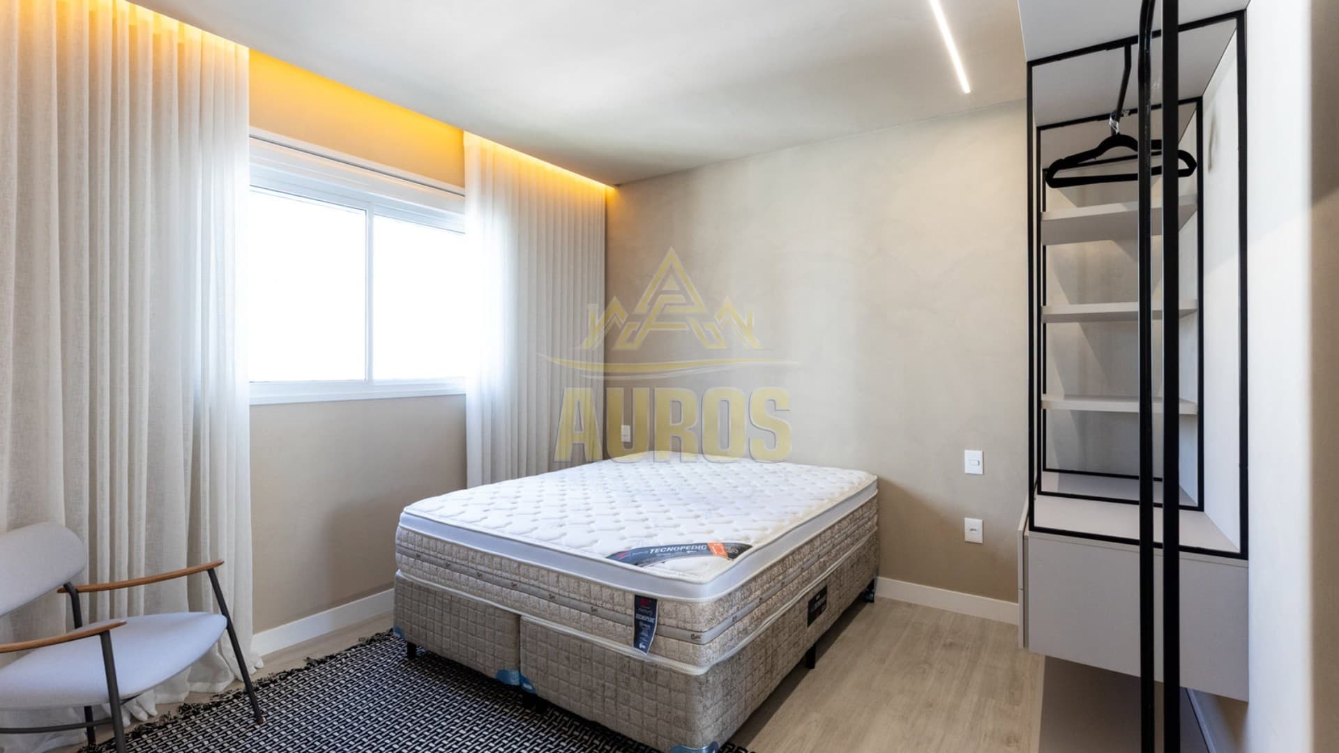 Apartamento na rua 2000, pronto para morar, com 3 suítes e 3 vagas de garagem - Imagem 11