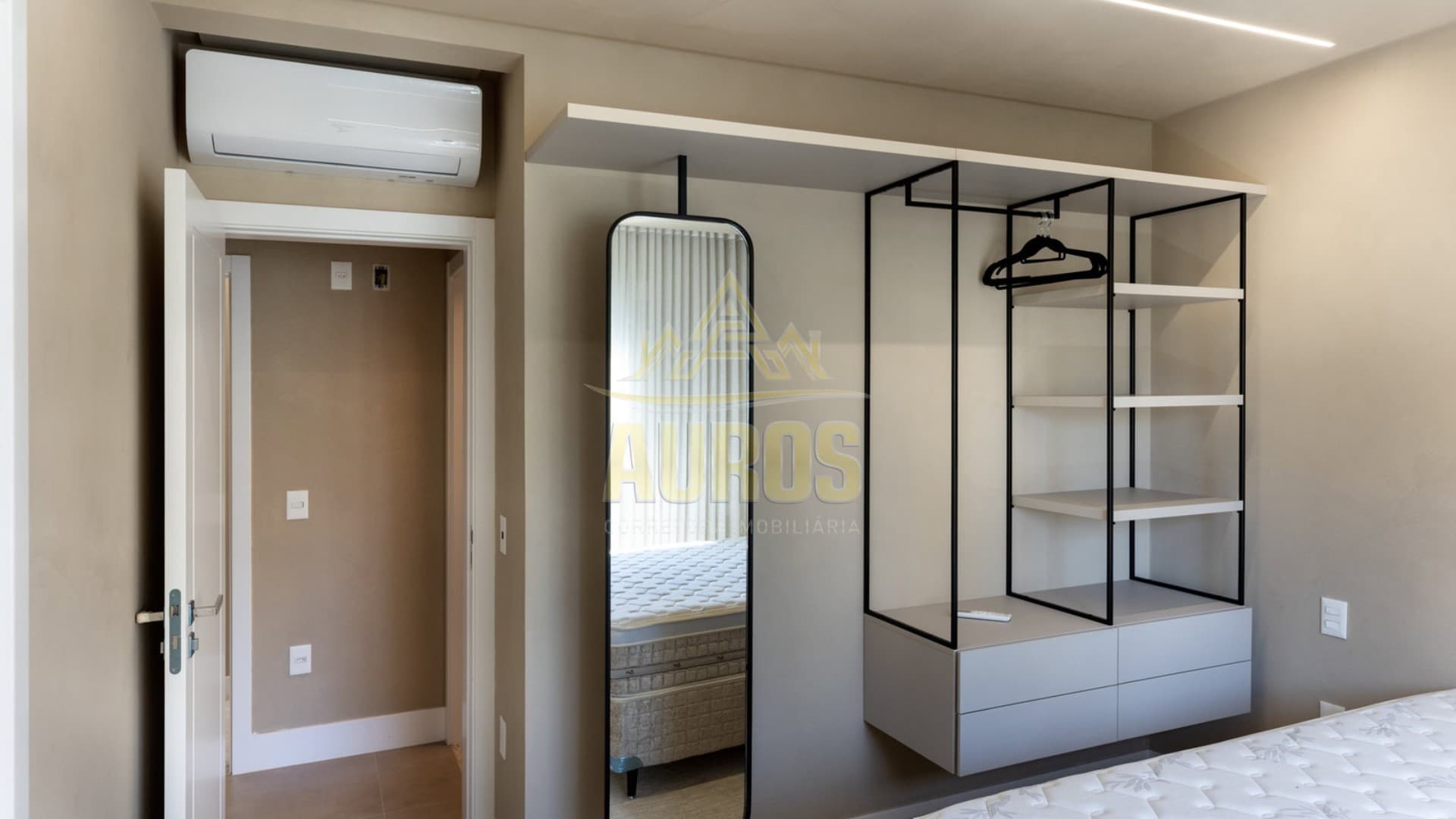 Apartamento na rua 2000, pronto para morar, com 3 suítes e 3 vagas de garagem - Imagem 13